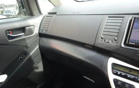 Toyota ISis I, 2014 год, 890 007 рублей, 11 фотография