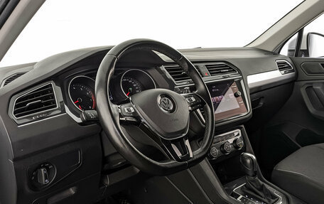 Volkswagen Tiguan II, 2020 год, 2 700 000 рублей, 15 фотография