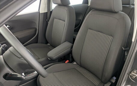 Volkswagen Polo VI (EU Market), 2012 год, 1 100 000 рублей, 20 фотография