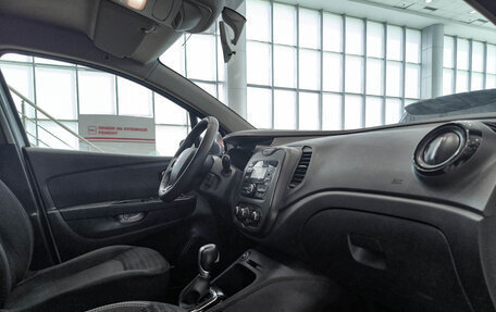Renault Kaptur I рестайлинг, 2019 год, 1 384 000 рублей, 13 фотография