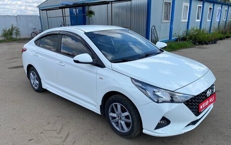 Hyundai Solaris II рестайлинг, 2020 год, 1 350 000 рублей, 1 фотография