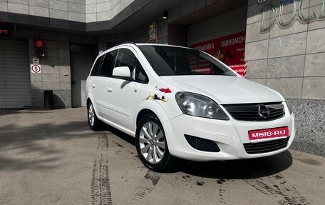Opel Zafira B, 2012 год, 660 000 рублей, 1 фотография