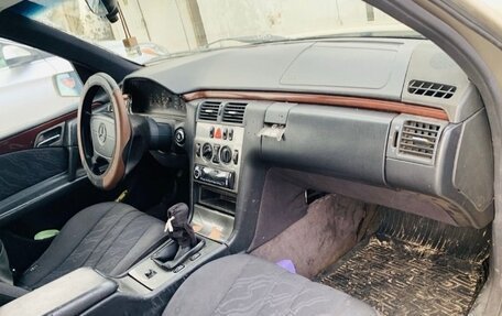 Mercedes-Benz E-Класс, 1995 год, 365 000 рублей, 8 фотография