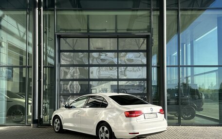 Volkswagen Jetta VI, 2015 год, 970 000 рублей, 2 фотография