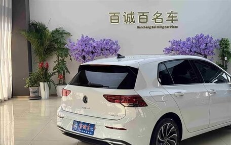 Volkswagen Golf VIII, 2023 год, 2 480 000 рублей, 9 фотография