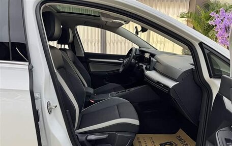 Volkswagen Golf VIII, 2023 год, 2 480 000 рублей, 15 фотография