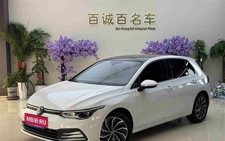 Volkswagen Golf VIII, 2023 год, 2 480 000 рублей, 3 фотография