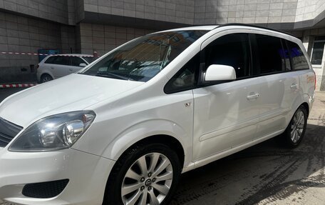 Opel Zafira B, 2012 год, 660 000 рублей, 4 фотография