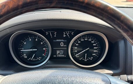 Toyota Land Cruiser 200, 2013 год, 4 300 000 рублей, 10 фотография