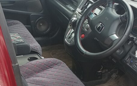 Honda Stream I рестайлинг, 2004 год, 680 000 рублей, 3 фотография