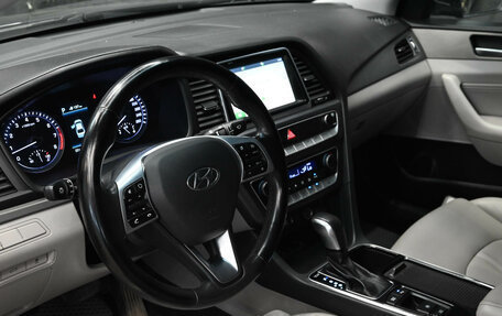 Hyundai Sonata VII, 2019 год, 2 190 000 рублей, 18 фотография