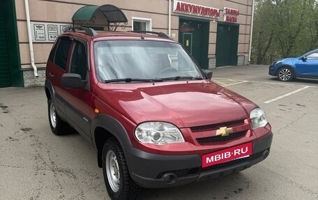 Chevrolet Niva I рестайлинг, 2010 год, 500 000 рублей, 3 фотография