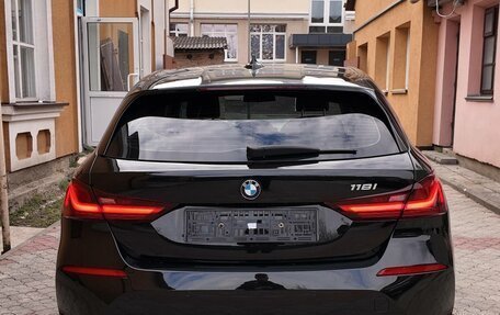 BMW 1 серия, 2020 год, 1 700 000 рублей, 10 фотография