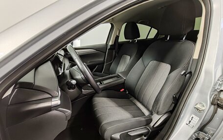 Mazda 6, 2019 год, 2 340 000 рублей, 19 фотография