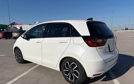 Honda Fit, 2021 год, 1 050 000 рублей, 6 фотография