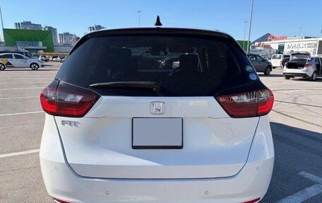 Honda Fit, 2021 год, 1 050 000 рублей, 5 фотография