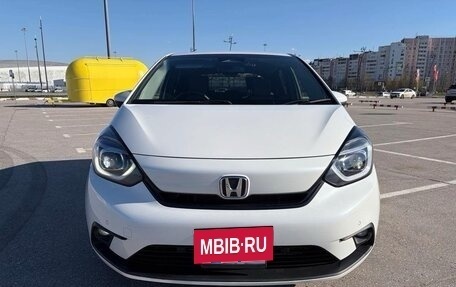 Honda Fit, 2021 год, 1 050 000 рублей, 2 фотография
