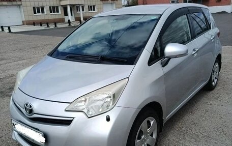 Toyota Ractis II, 2013 год, 990 000 рублей, 2 фотография