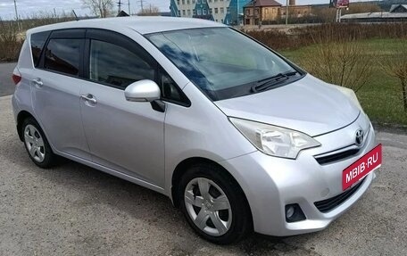 Toyota Ractis II, 2013 год, 990 000 рублей, 3 фотография