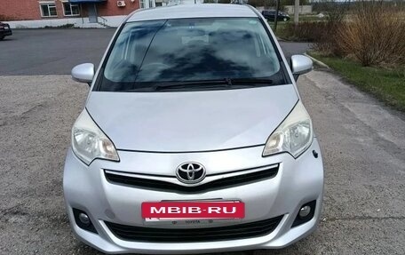 Toyota Ractis II, 2013 год, 990 000 рублей, 4 фотография