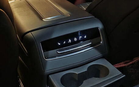 Cadillac Escalade V, 2022 год, 13 600 000 рублей, 12 фотография