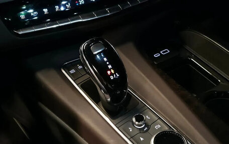 Cadillac Escalade V, 2022 год, 13 600 000 рублей, 9 фотография