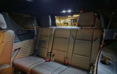 Cadillac Escalade V, 2022 год, 13 600 000 рублей, 18 фотография