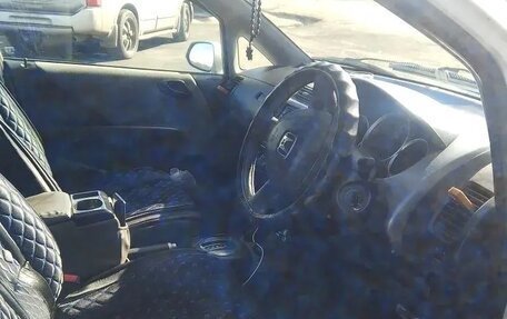 Honda Fit III, 2002 год, 450 000 рублей, 14 фотография