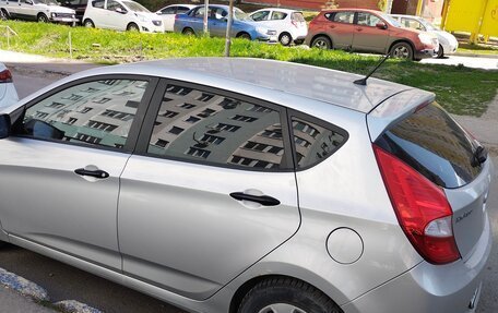 Hyundai Solaris II рестайлинг, 2015 год, 830 000 рублей, 3 фотография