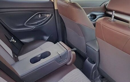Toyota Yaris Cross, 2022 год, 1 660 000 рублей, 19 фотография
