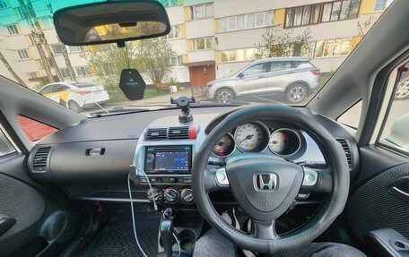 Honda Fit III, 2004 год, 230 000 рублей, 2 фотография