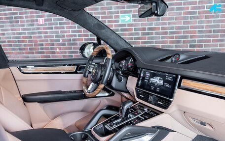 Porsche Cayenne III, 2019 год, 10 499 000 рублей, 20 фотография