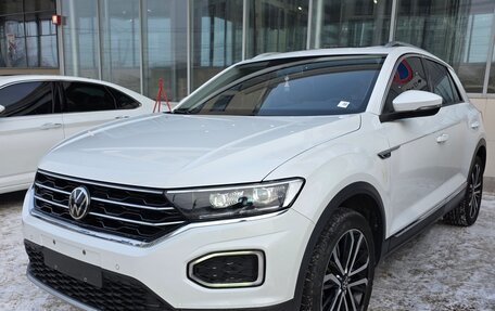 Volkswagen T-Roc I, 2022 год, 2 050 000 рублей, 3 фотография