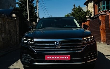 Volkswagen Touareg III, 2018 год, 4 850 000 рублей, 1 фотография