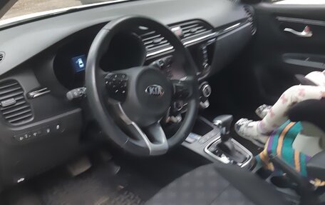 KIA Rio IV, 2018 год, 780 000 рублей, 2 фотография