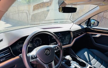 Volkswagen Touareg III, 2018 год, 4 850 000 рублей, 4 фотография