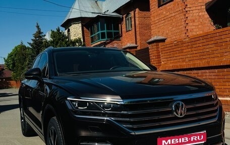 Volkswagen Touareg III, 2018 год, 4 850 000 рублей, 2 фотография