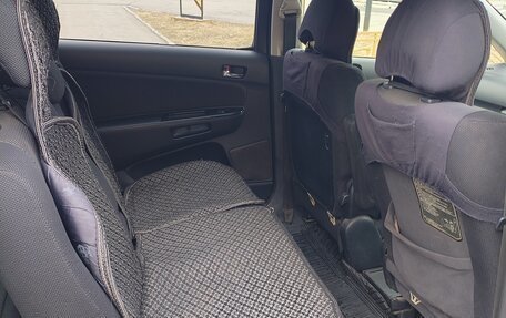 Toyota Wish II, 2003 год, 700 000 рублей, 4 фотография