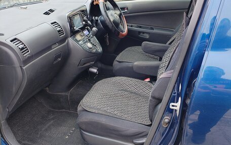 Toyota Wish II, 2003 год, 700 000 рублей, 10 фотография