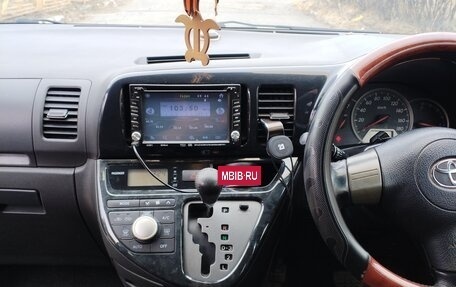 Toyota Wish II, 2003 год, 700 000 рублей, 13 фотография