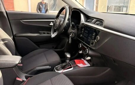 KIA Rio IV, 2021 год, 1 600 000 рублей, 12 фотография
