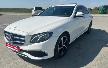 Mercedes-Benz E-Класс, 2020 год, 4 000 000 рублей, 2 фотография