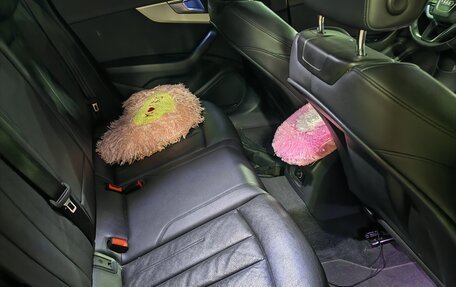 Audi A4, 2017 год, 2 300 000 рублей, 7 фотография