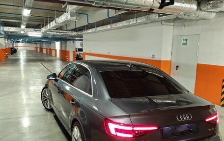 Audi A4, 2017 год, 2 300 000 рублей, 13 фотография