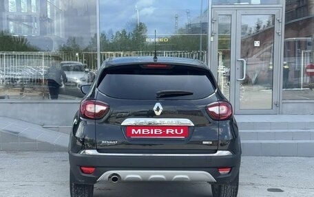 Renault Kaptur I рестайлинг, 2019 год, 1 600 000 рублей, 6 фотография