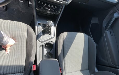 Volkswagen Tiguan II, 2021 год, 2 180 000 рублей, 12 фотография