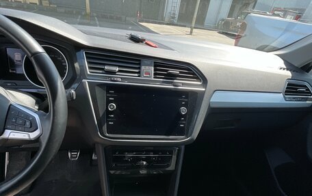 Volkswagen Tiguan II, 2021 год, 2 180 000 рублей, 11 фотография