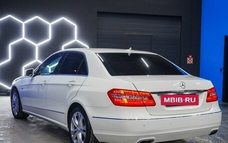 Mercedes-Benz E-Класс, 2012 год, 1 880 000 рублей, 24 фотография