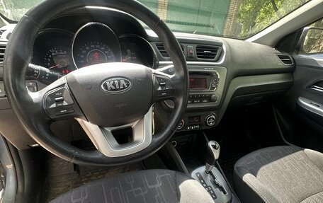 KIA Rio III рестайлинг, 2013 год, 1 000 000 рублей, 5 фотография