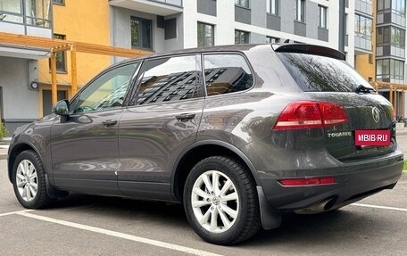 Volkswagen Touareg III, 2012 год, 2 100 000 рублей, 4 фотография